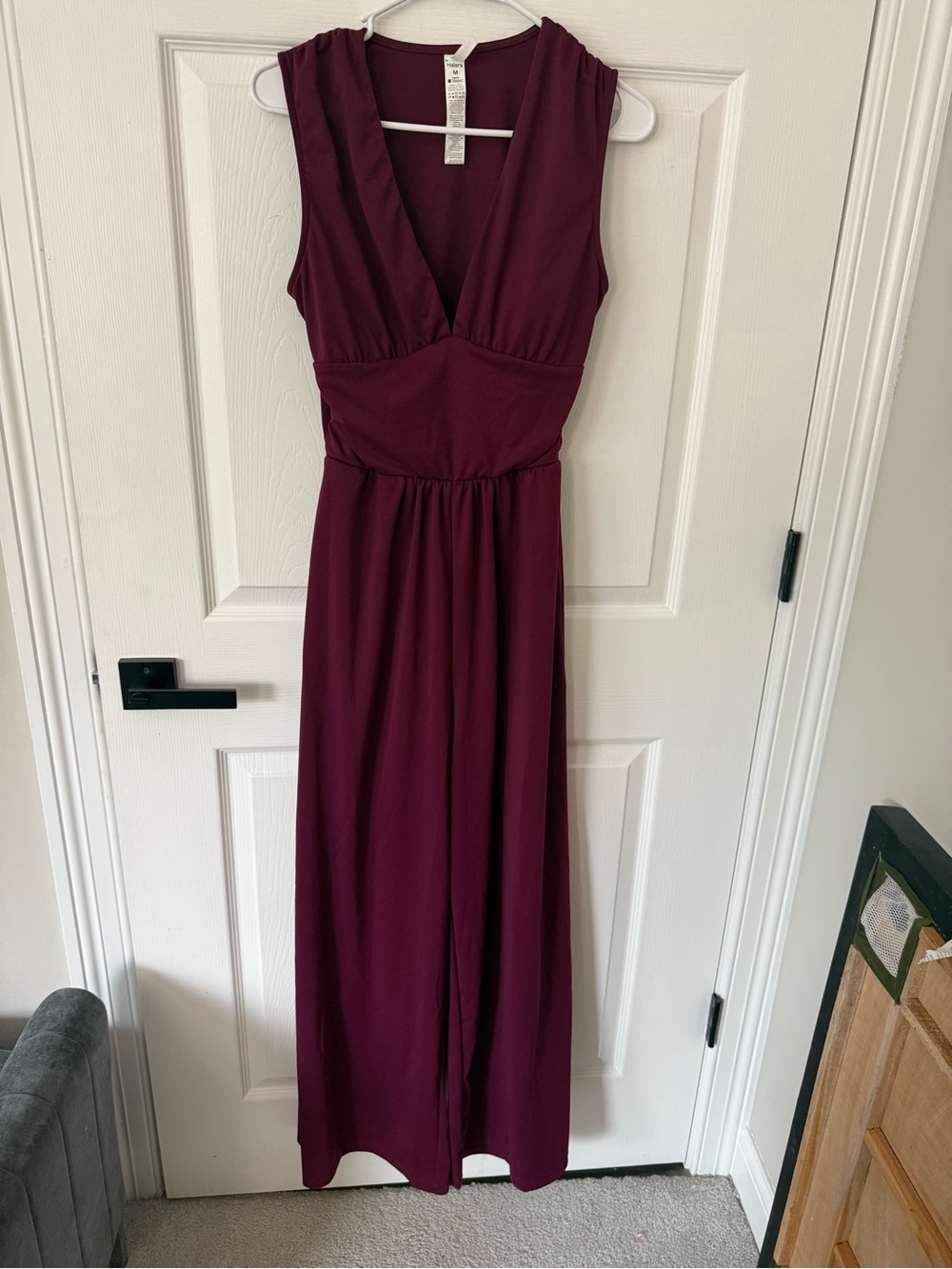 Halara Burgundy V Neck Sleeveless Ruched Pocket Jumpsuit-Easy Peezy Size M New - Picture 8 of 13